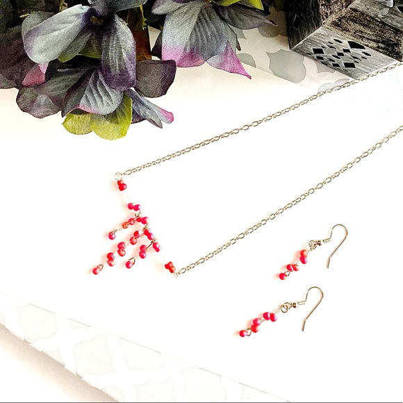 Red & White Tiered Pendant Necklace & Earrings - Picture 1 of 8